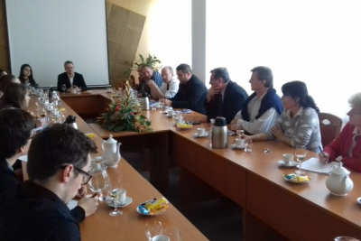 Stretnutie vedenia FHI s členmi študentskej časti Akademického senátu FHI