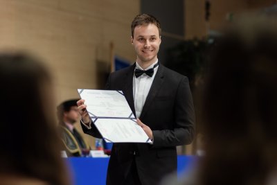 Promócie absolventov FHI 2025