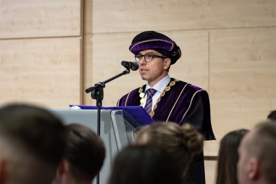 Promócie absolventov FHI 2025