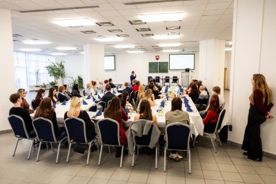 Slávnostné zasadnutie Akademickej obce FHI 2025