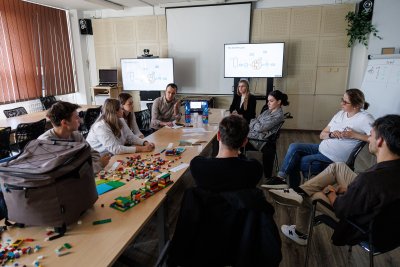 Stalo sa na FHI (zhrnutie akcií v štvrtom štvrťroku 2025)