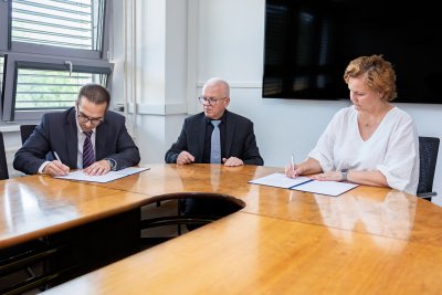 Fakulta hospodárskej informatiky EUBA podpísala memorandum o spolupráci so Spojenou školou Pankúchova