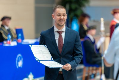 Slávnostné promócie absolventov Fakulty hospodárskej informatiky EU v Bratislave 2026