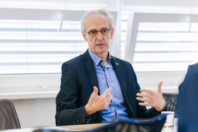 FHI súčasťou pilotného projektu AI ready univerzita - študent