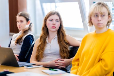 FHI súčasťou pilotného projektu AI ready univerzita - študent