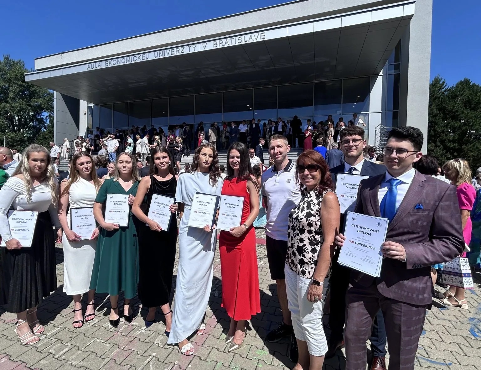 certif spolocna foto s logami 2
